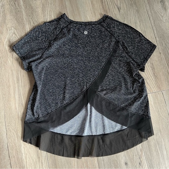 lululemon athletica Short Sleeve Top with Sheer Hem - Picture 4 of 7